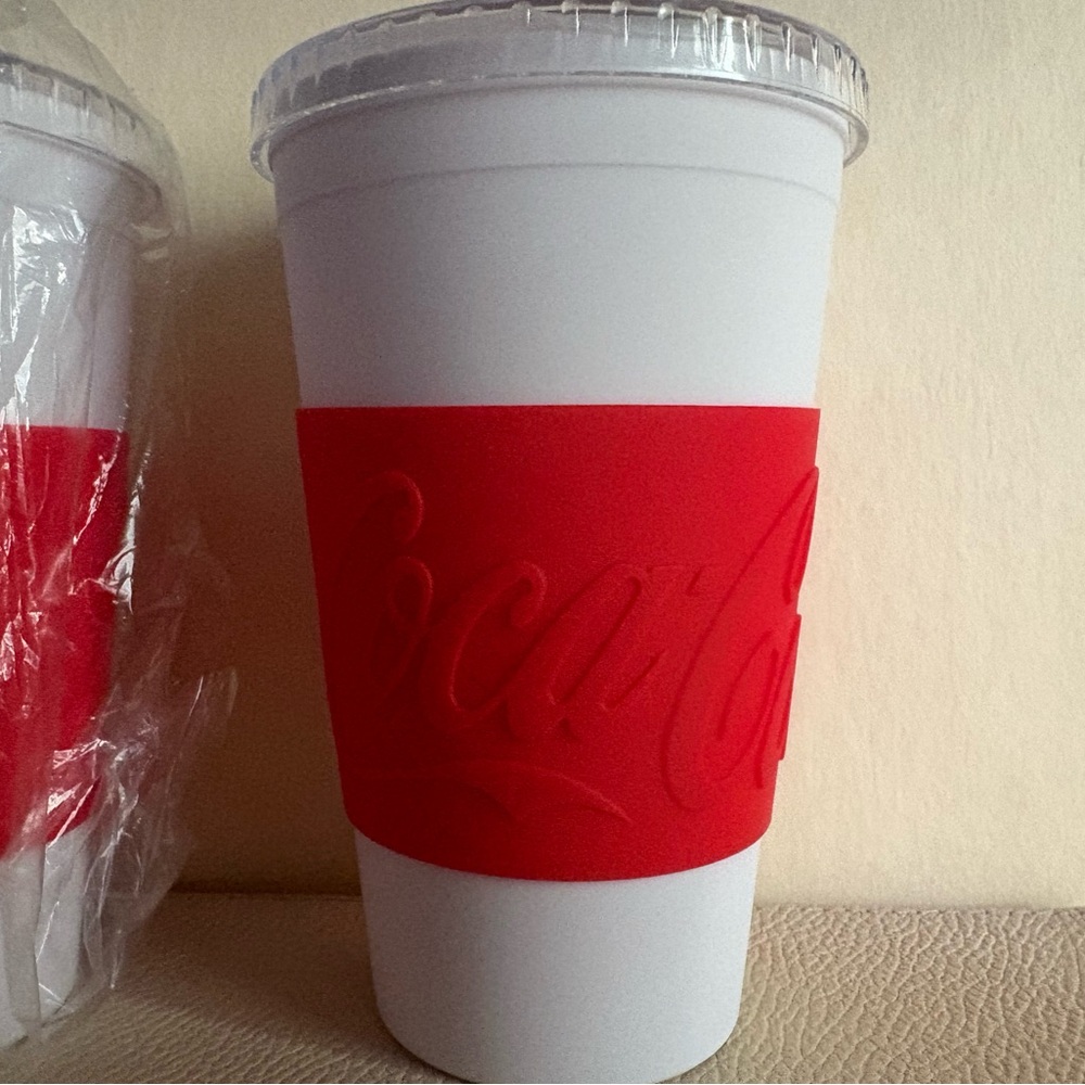 Red and White Coca-Cola Cups brand new in package - Picture 2 of 3